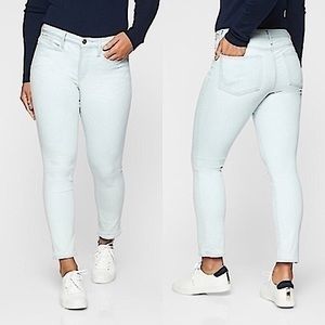 Athleta • Sculptek Skinny Crop Glacier Wash